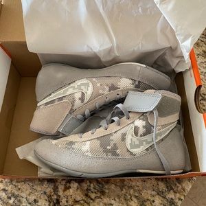 Nike Kids Wrestling Shoes - 3Y - NIB